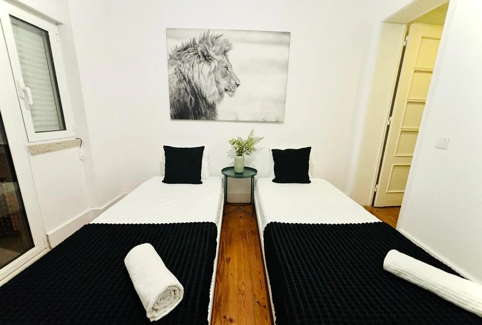 Luxury Central Lisbon Rooms, Ideal Location For Tourists