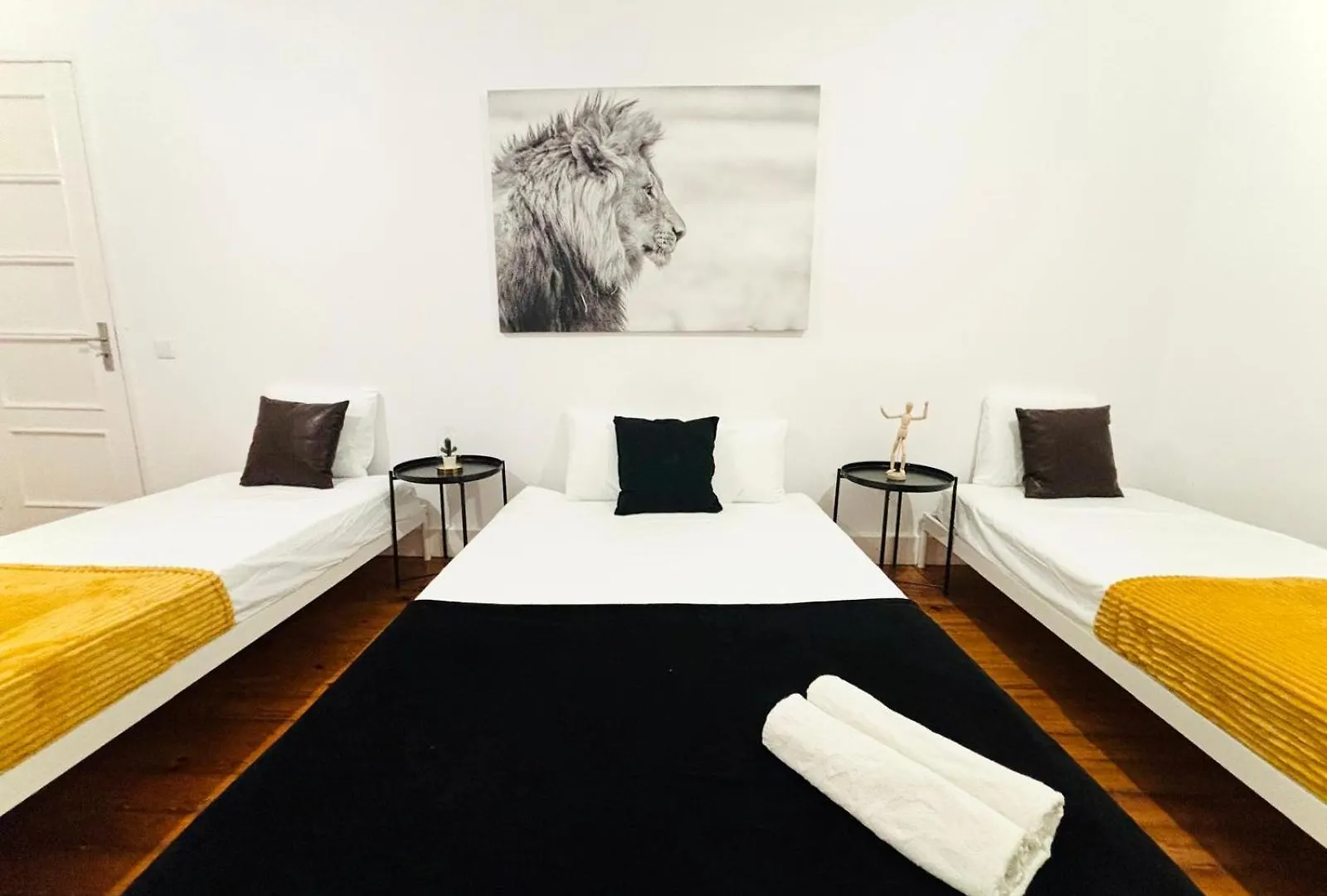 Hostel Luxury Central Lisbon Rooms, Ideal Location For Tourists